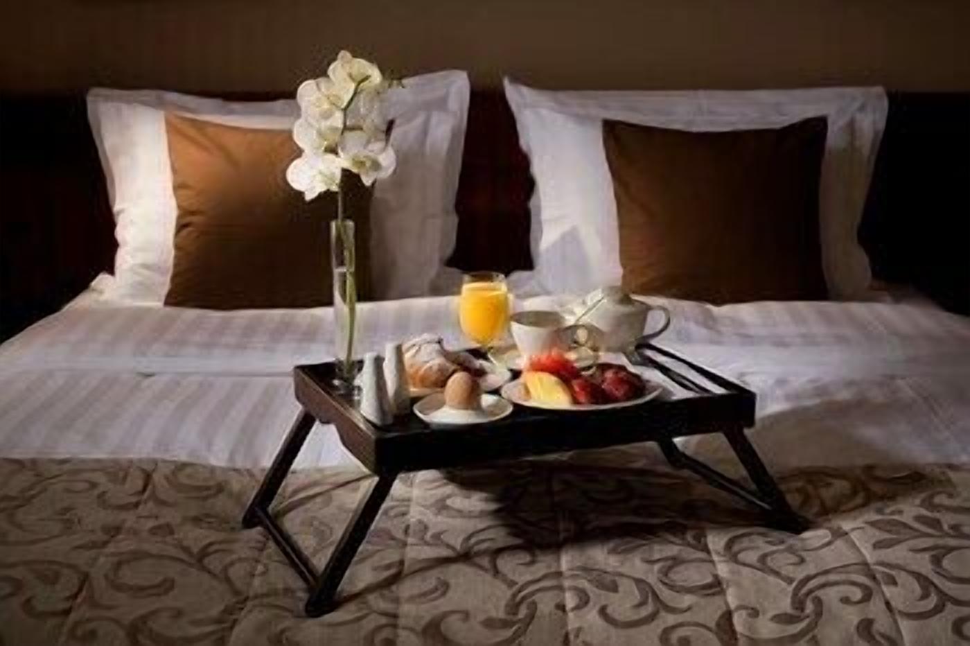 Egyptian cotton sheets, premium bedding, down duvets, in-room safe