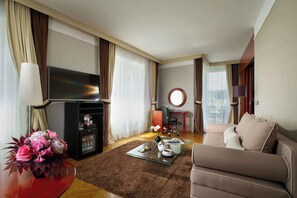 Suite, 1 King-Bett, Stadtblick (Balcony)