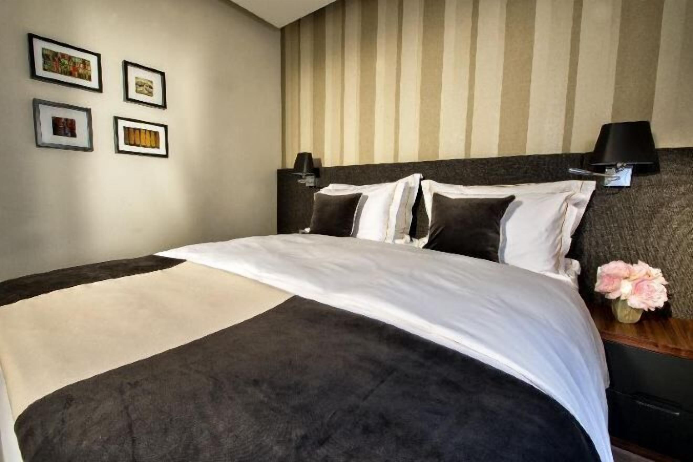 埃及棉床单、高档床上用品、羽绒被、客房内保险箱