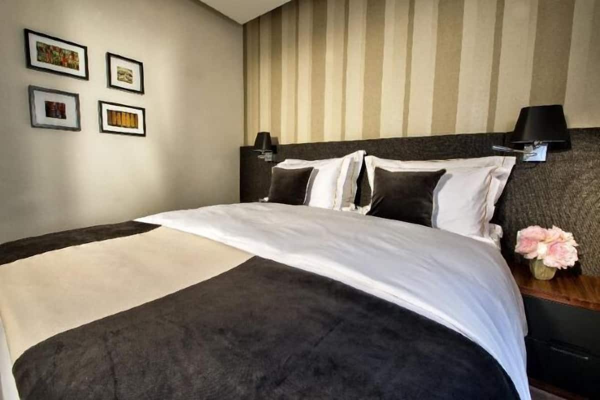 埃及棉床单、高档床上用品、羽绒被、客房内保险箱