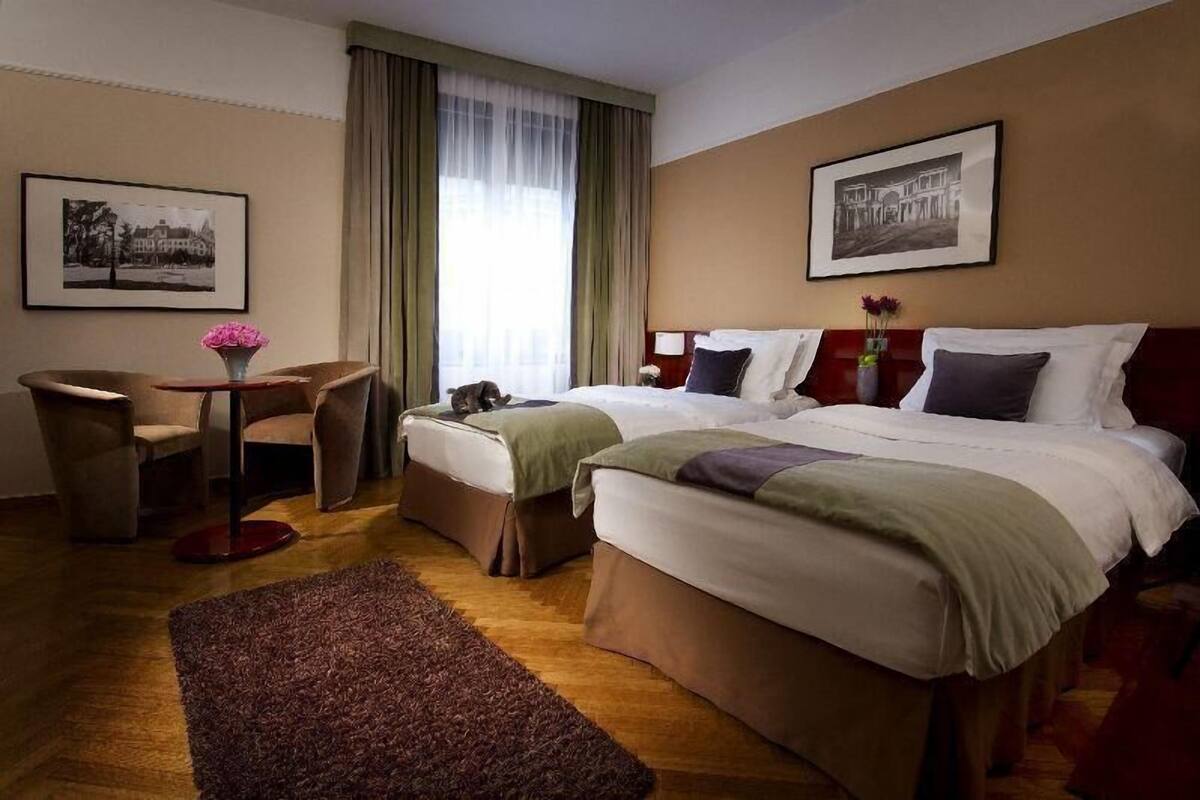 Egyptian cotton sheets, premium bedding, down duvets, in-room safe