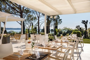 2 restaurants, breakfast, lunch, dinner served; Mediterranean cuisine