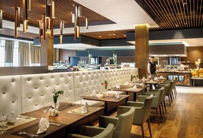 2 restaurants, breakfast, lunch, dinner served; Mediterranean cuisine 