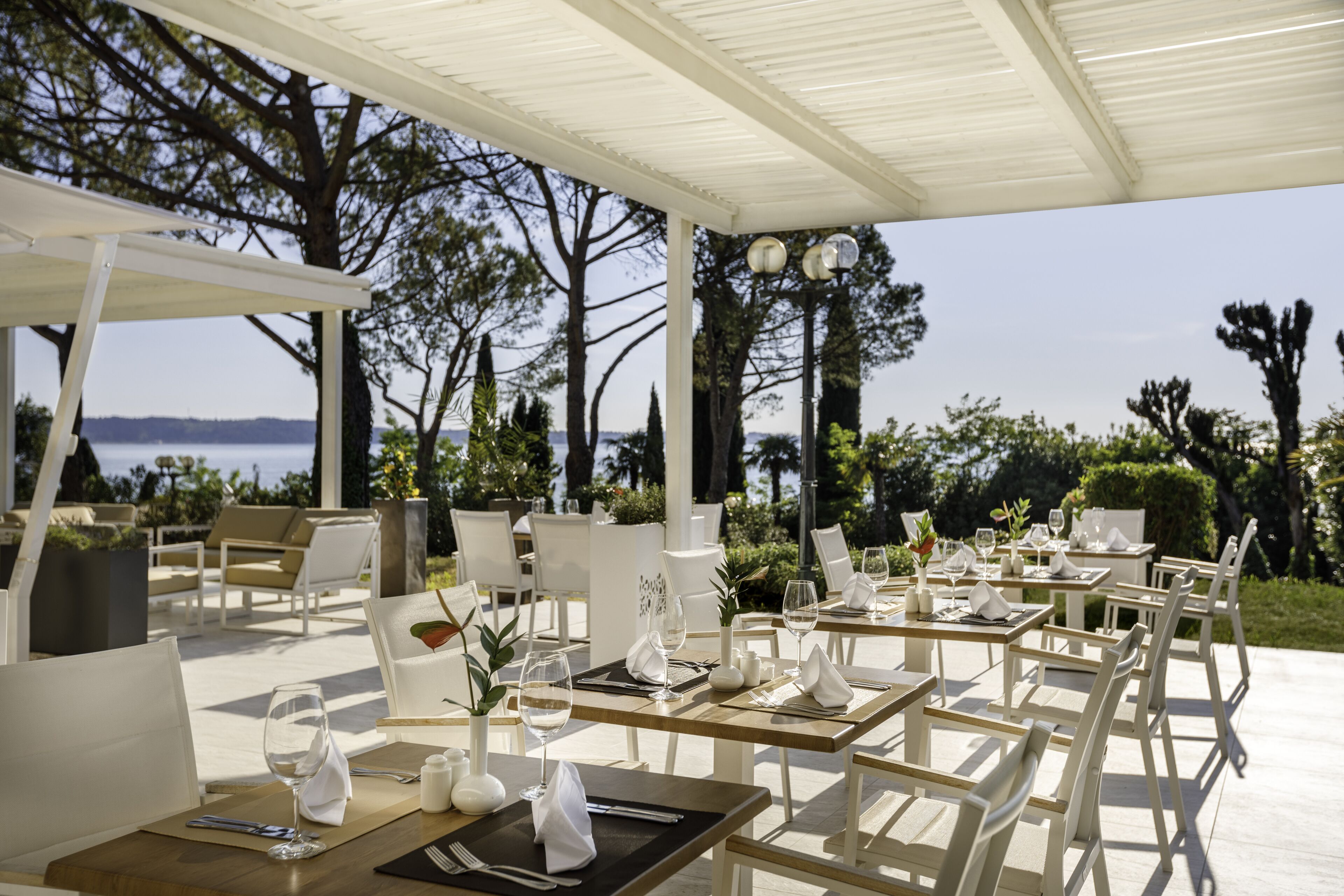 2 restaurants, breakfast, lunch, dinner served; mediterranean cuisine