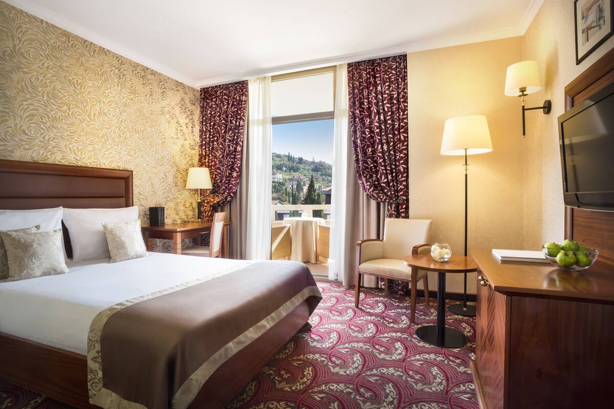 Minibar, in-room safe, desk, blackout drapes