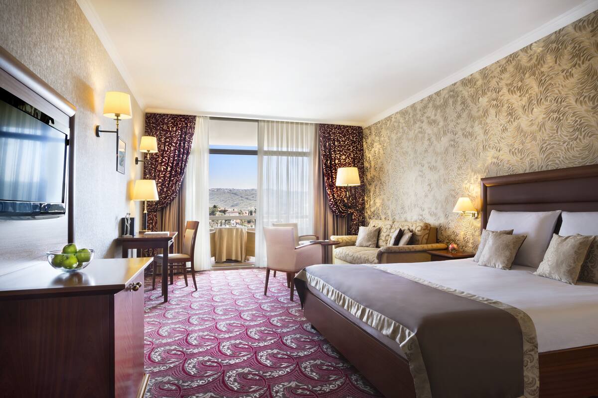 Standard Double Room, 1 King Bed with Sofa bed, Balcony, Park View (Extra Bed) | Minibar, in-room safe, desk, blackout drapes