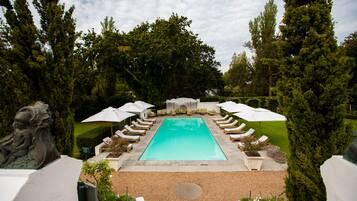 Outdoor pool, sun loungers