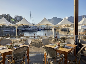 Breakfast, lunch, dinner served; international cuisine, ocean views