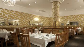 Desayuno buffet diario (ZAR 210 por persona)