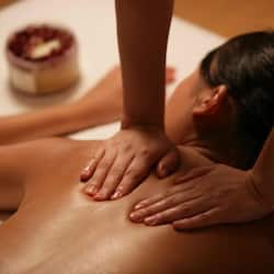 Couples treatment rooms, body treatments, hot stone massages