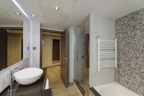 Suite | Bathroom - Hotel Reina Cristina (Teruel)