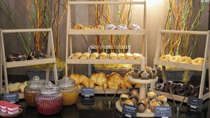 Frokostbuffé hver dag (mot et tillegg)