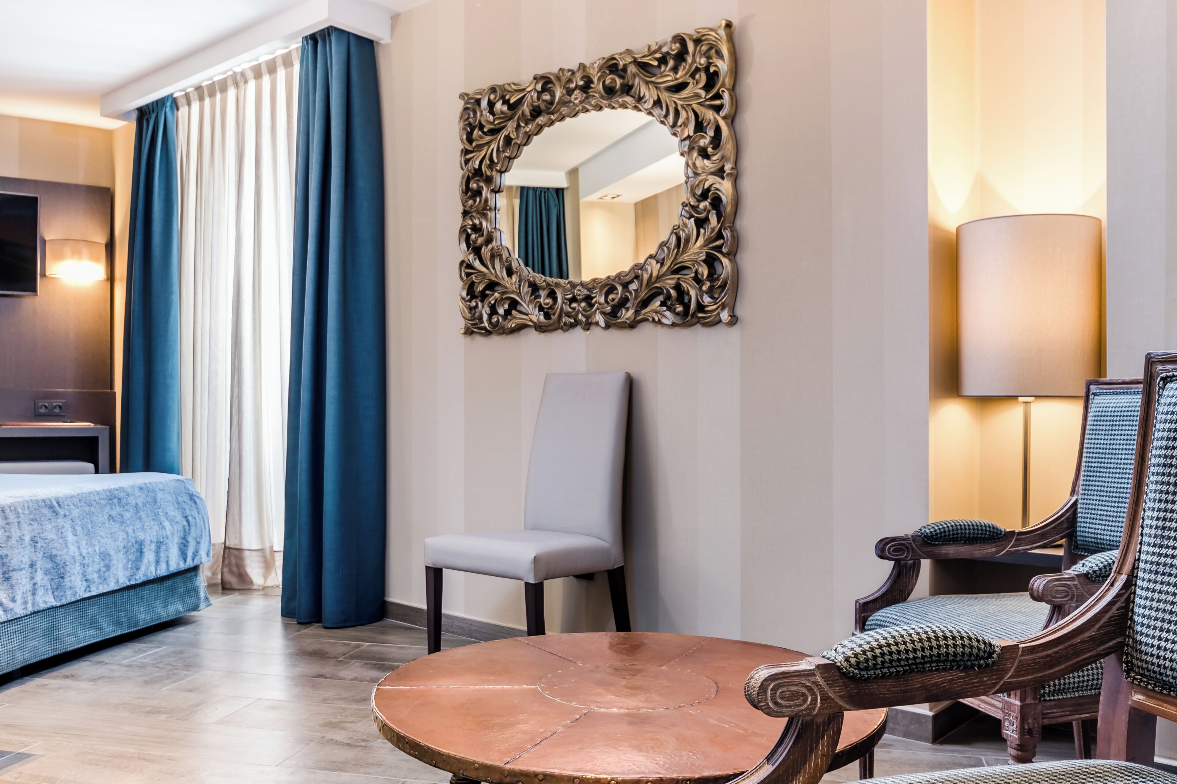 suite | living area | flat-screen tv