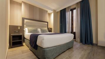 Couette en duvet d'oie, coffres-forts dans les chambres, bureau