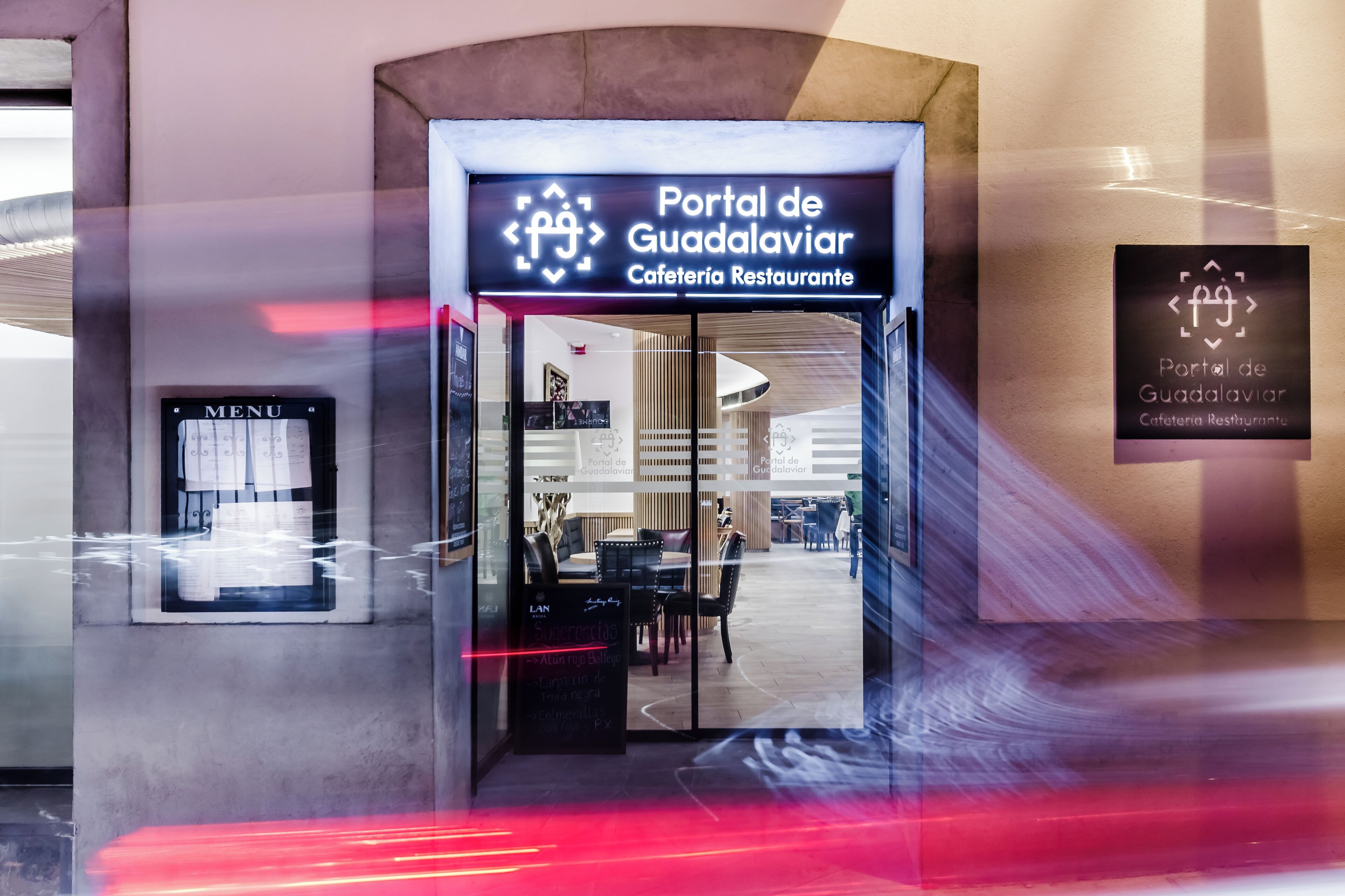 2 restaurants, breakfast, lunch, dinner served; regional cuisine