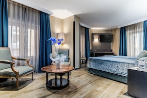 Suite | Daunenbettdecken, Zimmersafe, Schreibtisch