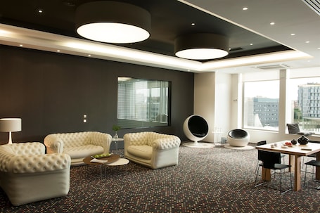 Lobby sitting area. Barceló Sants