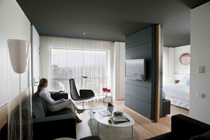 Suite (Orbital) | Hochwertige Bettwaren, Daunenbettdecken, Minibar, Zimmersafe