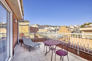 Double Room, Terrace | Minibar, in-room safe, desk, laptop workspace - Hotel Exe Mitre (Barcelona)