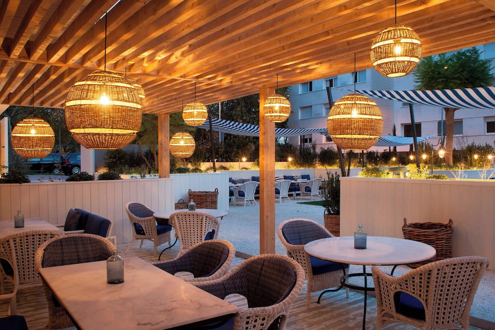 AC Hotel Victoria Suites by Marriott