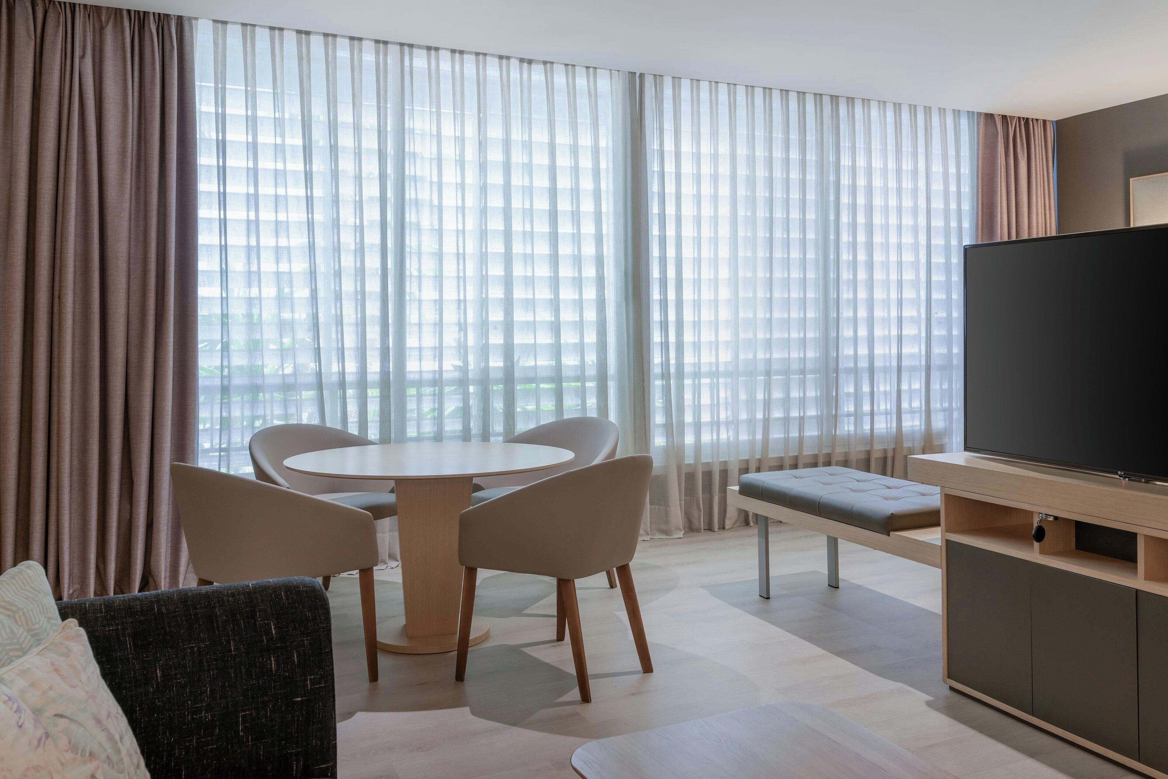 Habitación Premium doble, 1 habitación | Minibar, caja fuerte, escritorio y cortinas opacas