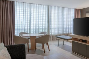 特級雙人房, 1 間臥室 | 迷你吧、房內夾萬、書桌、遮光窗簾/窗簾