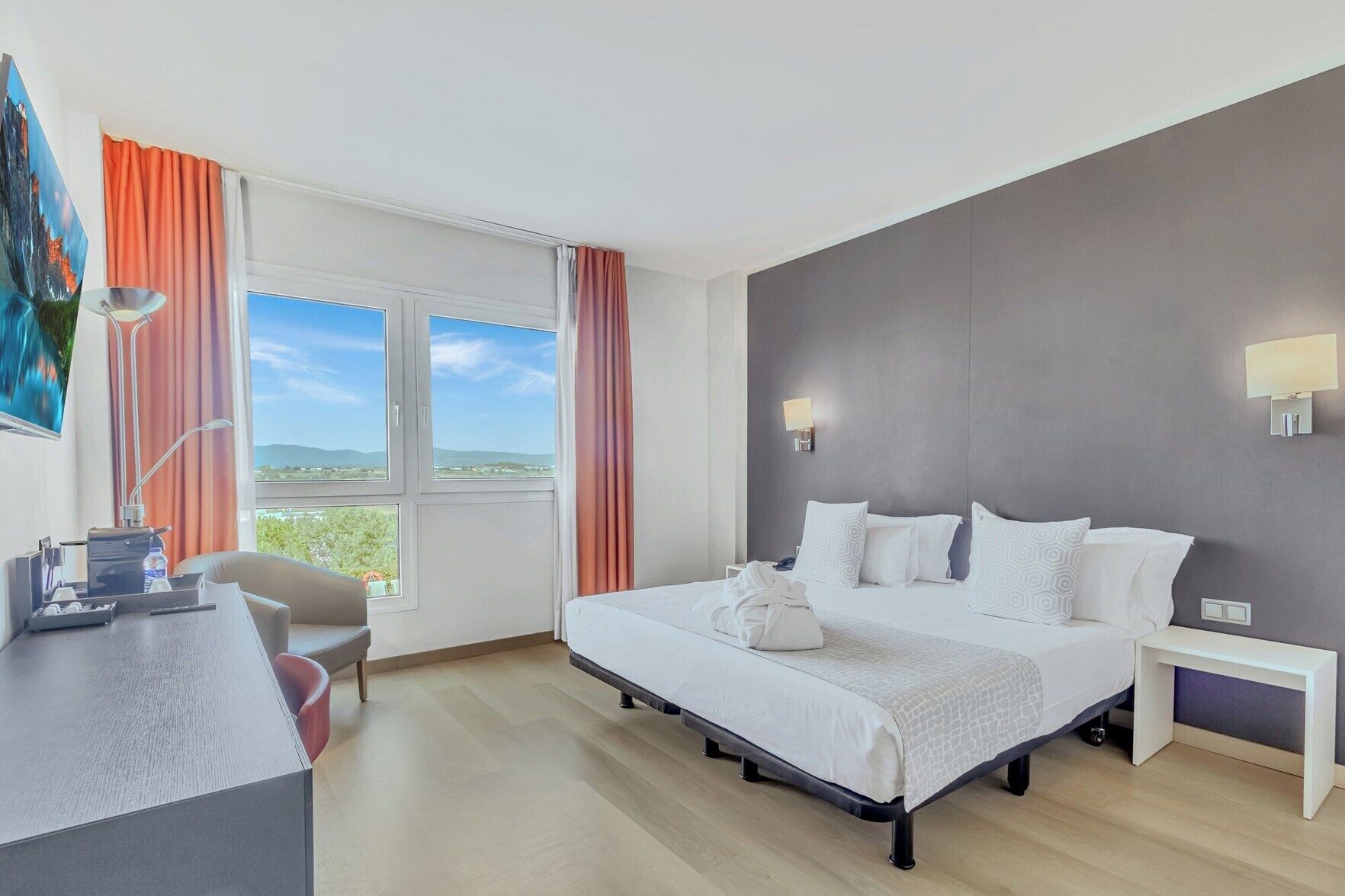 In-room safe, desk, blackout drapes, soundproofing