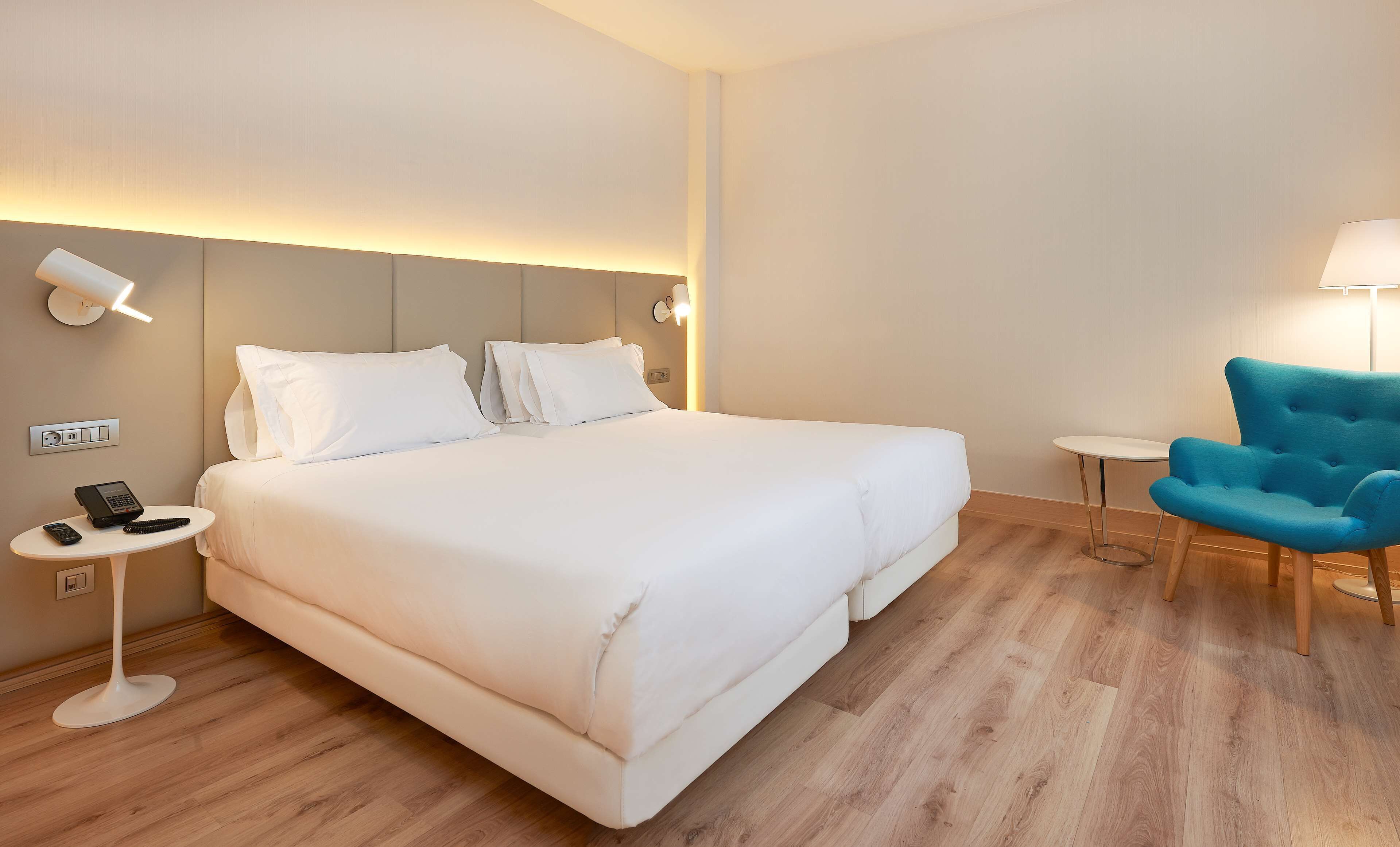 Habitació estàndard | Minibar, caixa forta a l&#x27;habitació, escriptori i cortines opaques 