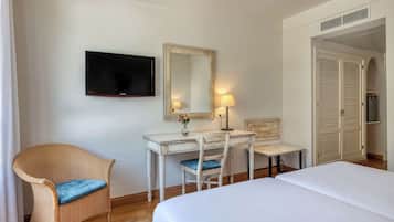 1 bedroom, minibar, in-room safe, desk