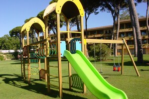 Children’s play area – outdoor