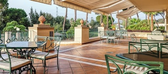 AZZ グアダコルテ カンポ デ ジブラルタル