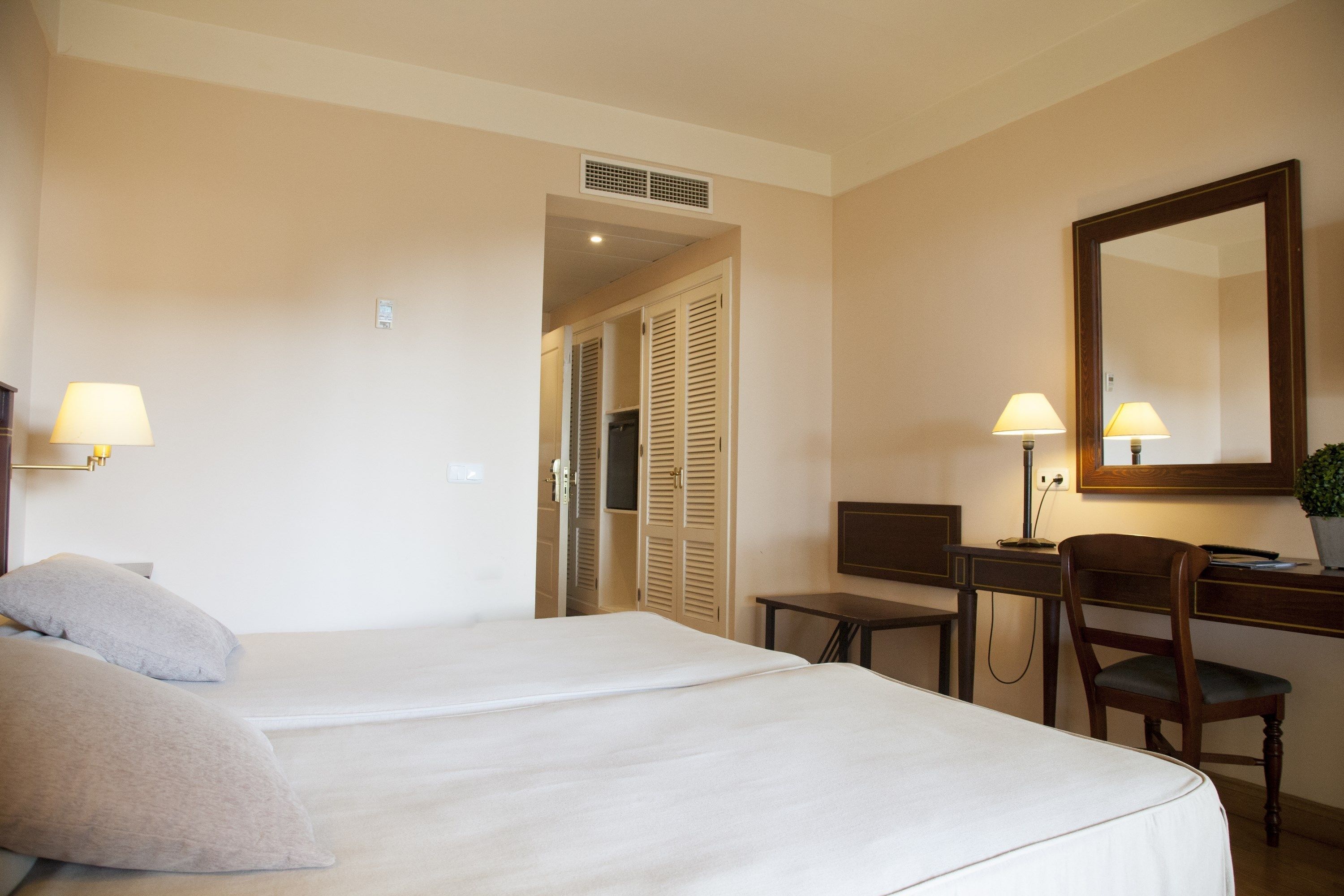 1 bedroom, free minibar items, in-room safe, desk