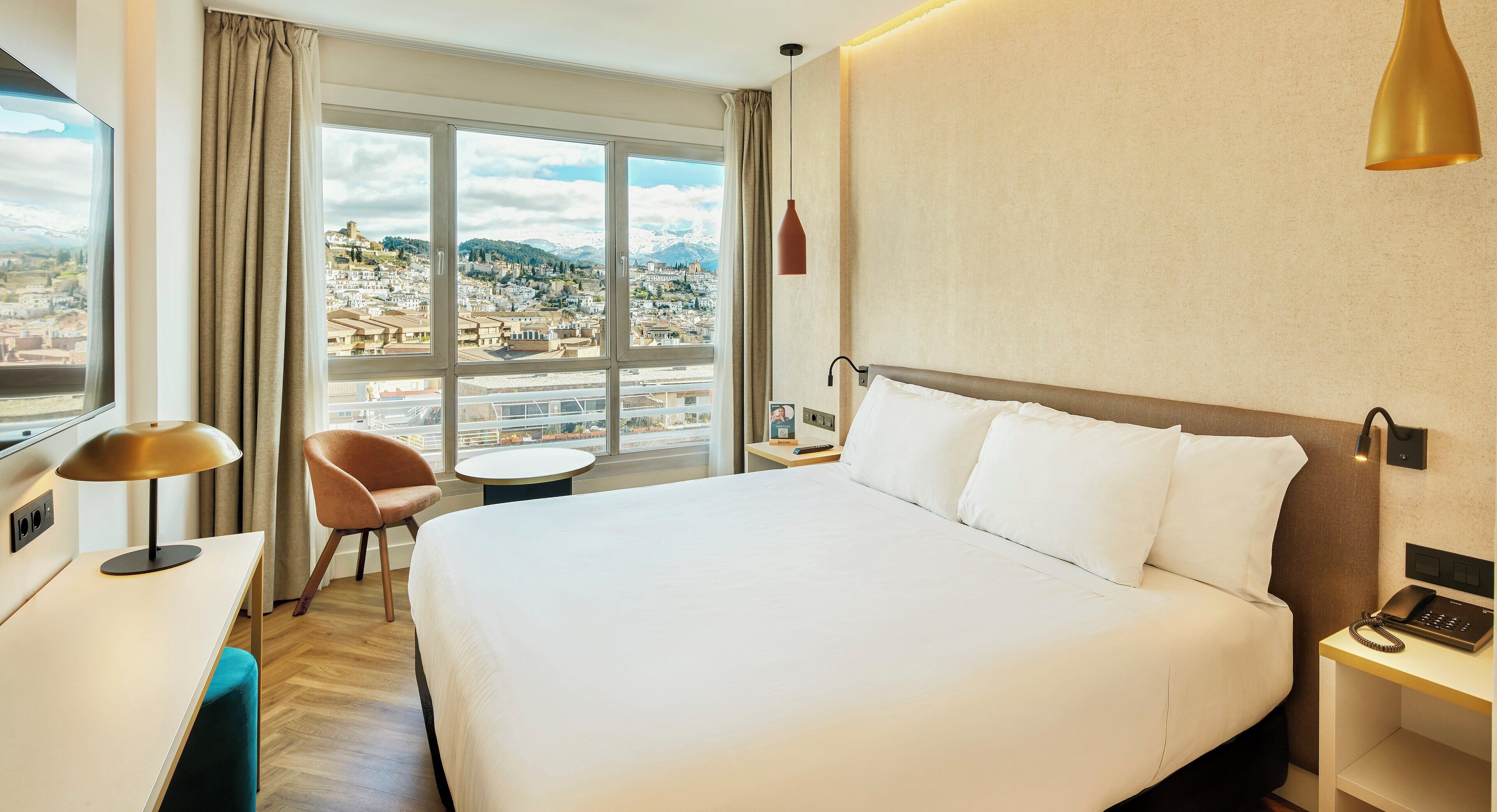 Minibar, in-room safe, desk, free WiFi