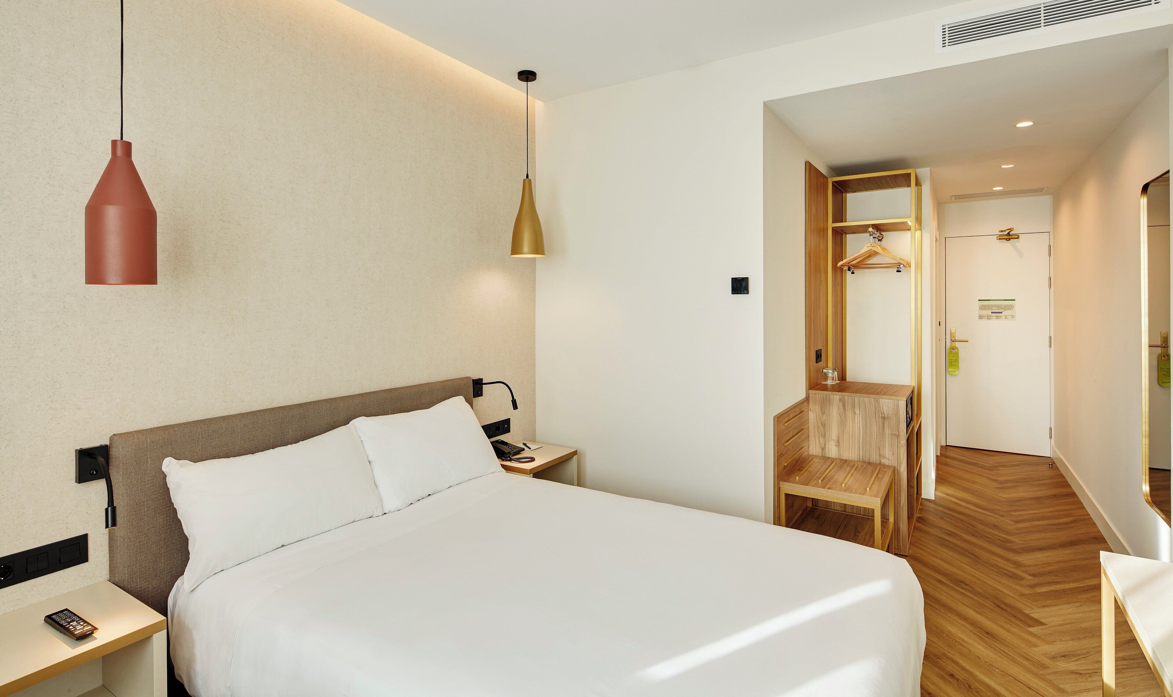 Minibar, in-room safe, desk, free WiFi