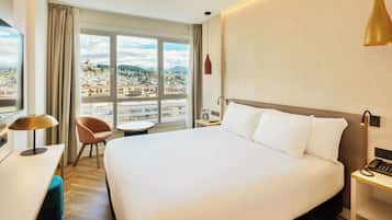 Minibar, in-room safe, desk, free WiFi