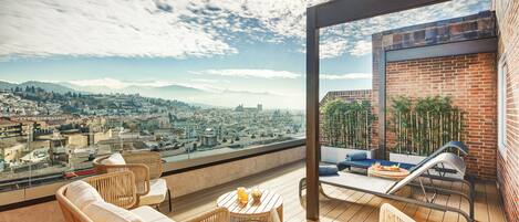 客房, 露台 (Previum) | 迷你吧、房內夾萬、書桌、免費 Wi-Fi