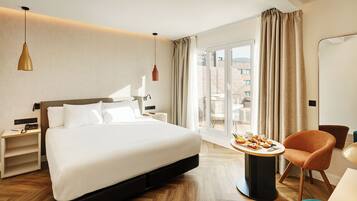 Habitación, terraza (Previum) | Minibar, caja fuerte, escritorio y wifi gratis