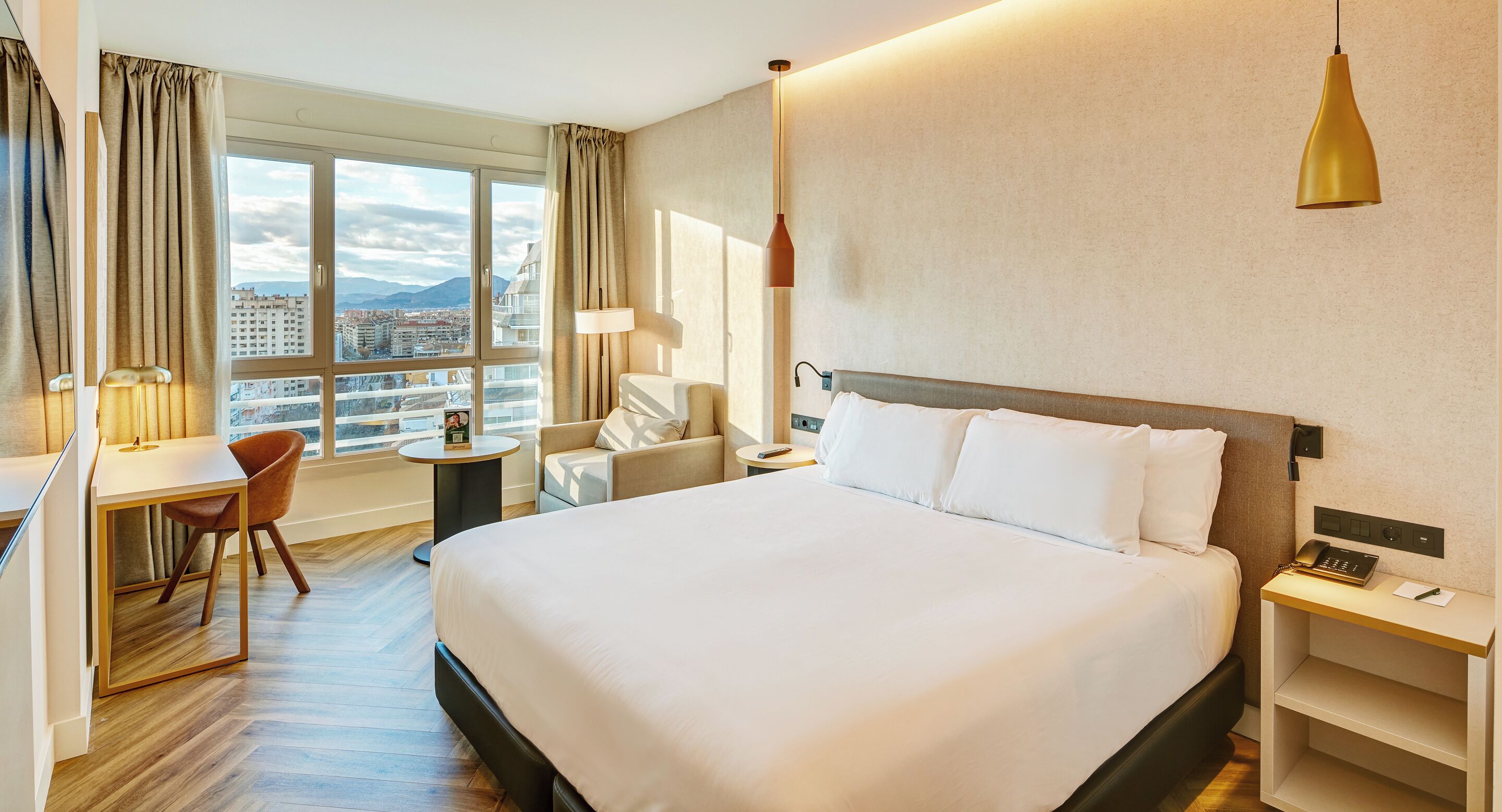 Minibar, in-room safe, desk, free WiFi