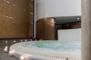 Körperbehandlungen, Ganzkörperwickelbehandlung, Körperpeelings