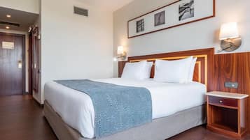 1 slaapkamer, een minibar, een kluis op de kamer, een bureau