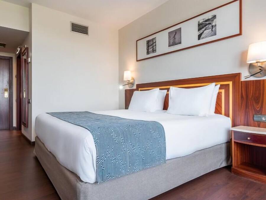 Minibar, in-room safe, desk, soundproofing