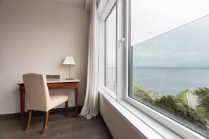 Double Room Single Use, Sea View | 1 bedroom, minibar, in-room safe, desk