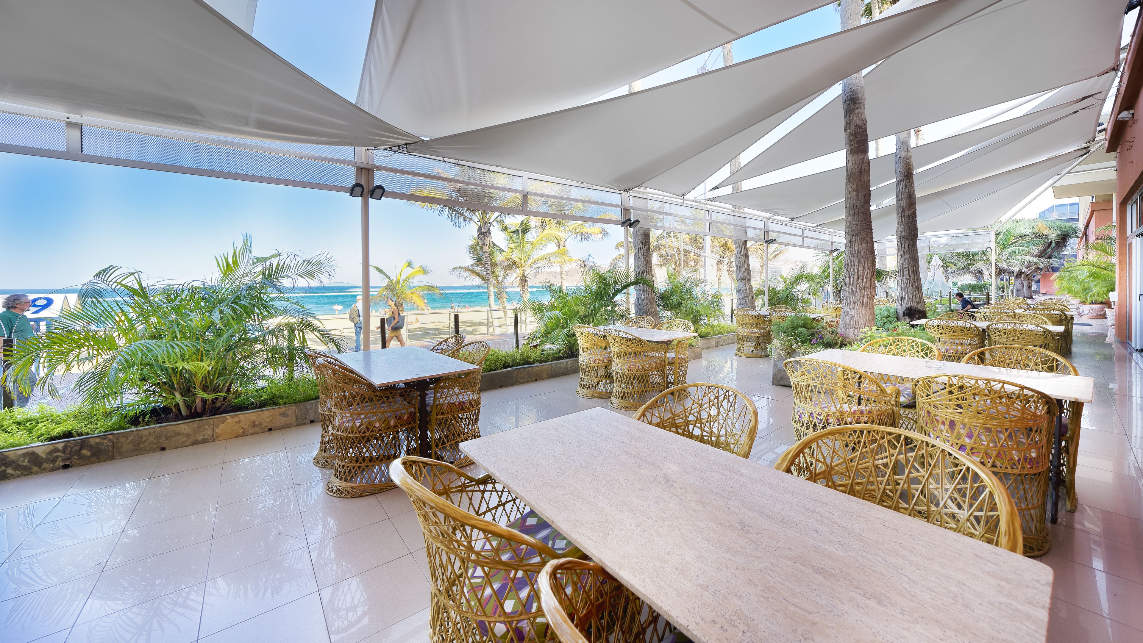 2 restaurants, breakfast, dinner served; fusion cuisine