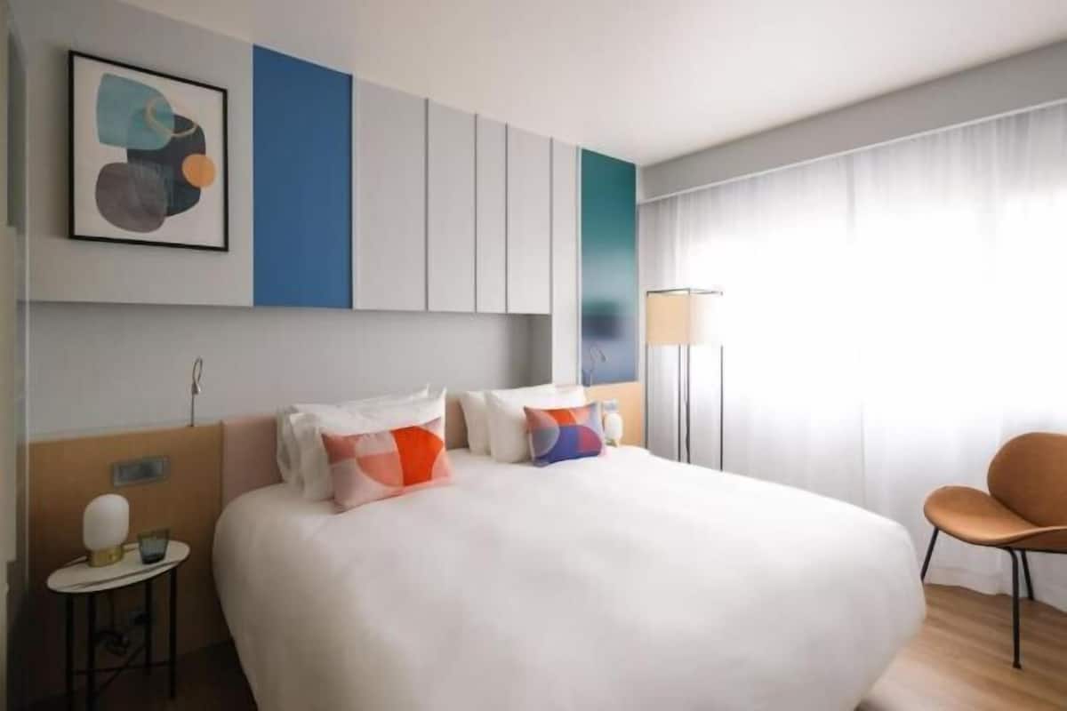 1 bedroom, premium bedding, in-room safe, desk