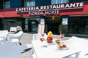 Bar (on property) - City House Florida Norte Hotel by Faranda (Madrid)