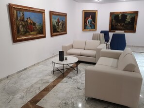 Lobby-Lounge