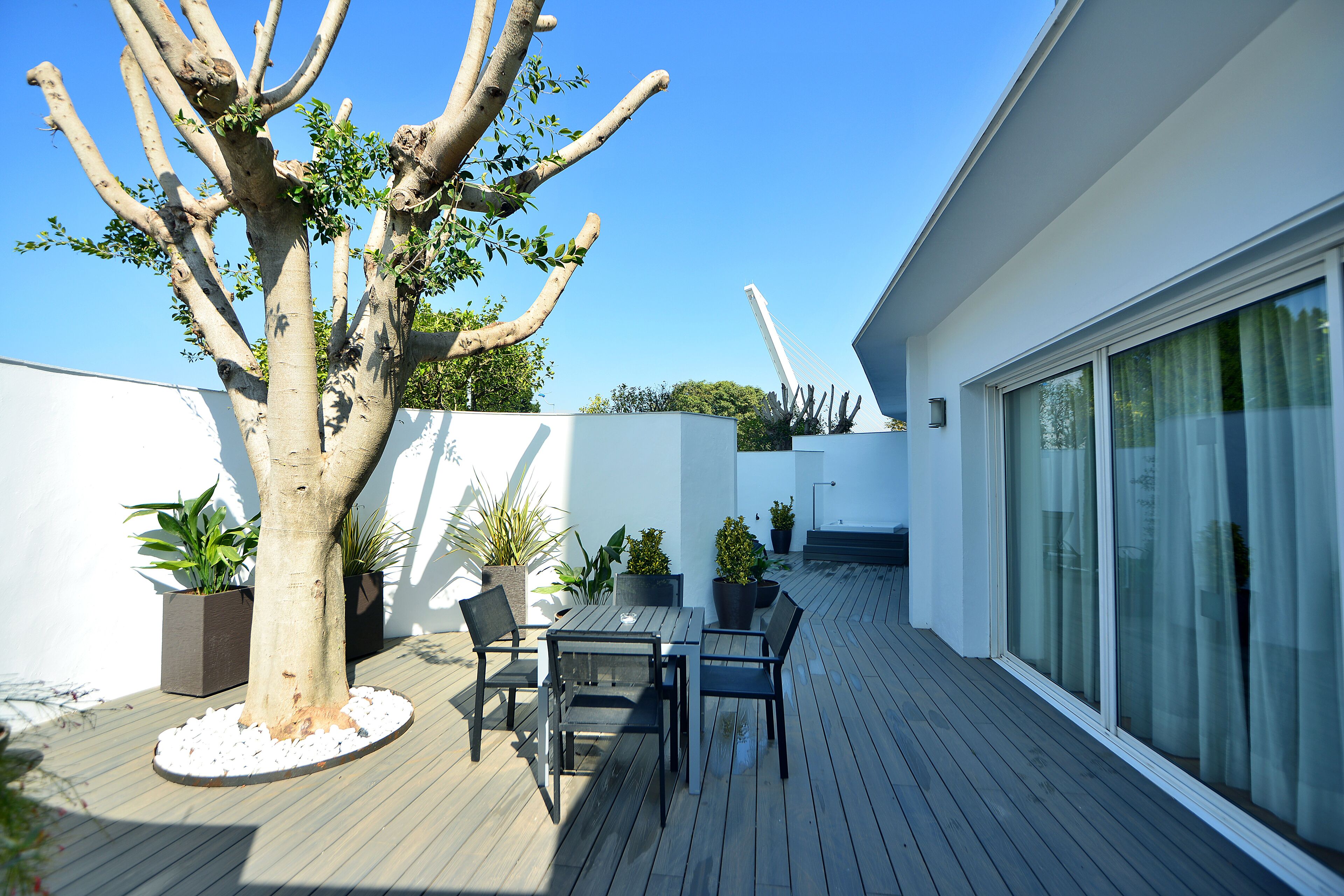 Premium bedding, down duvets, minibar, in-room safe