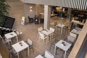 Breakfast, lunch and dinner served - Hotel Sercotel Tres Luces (Vigo)