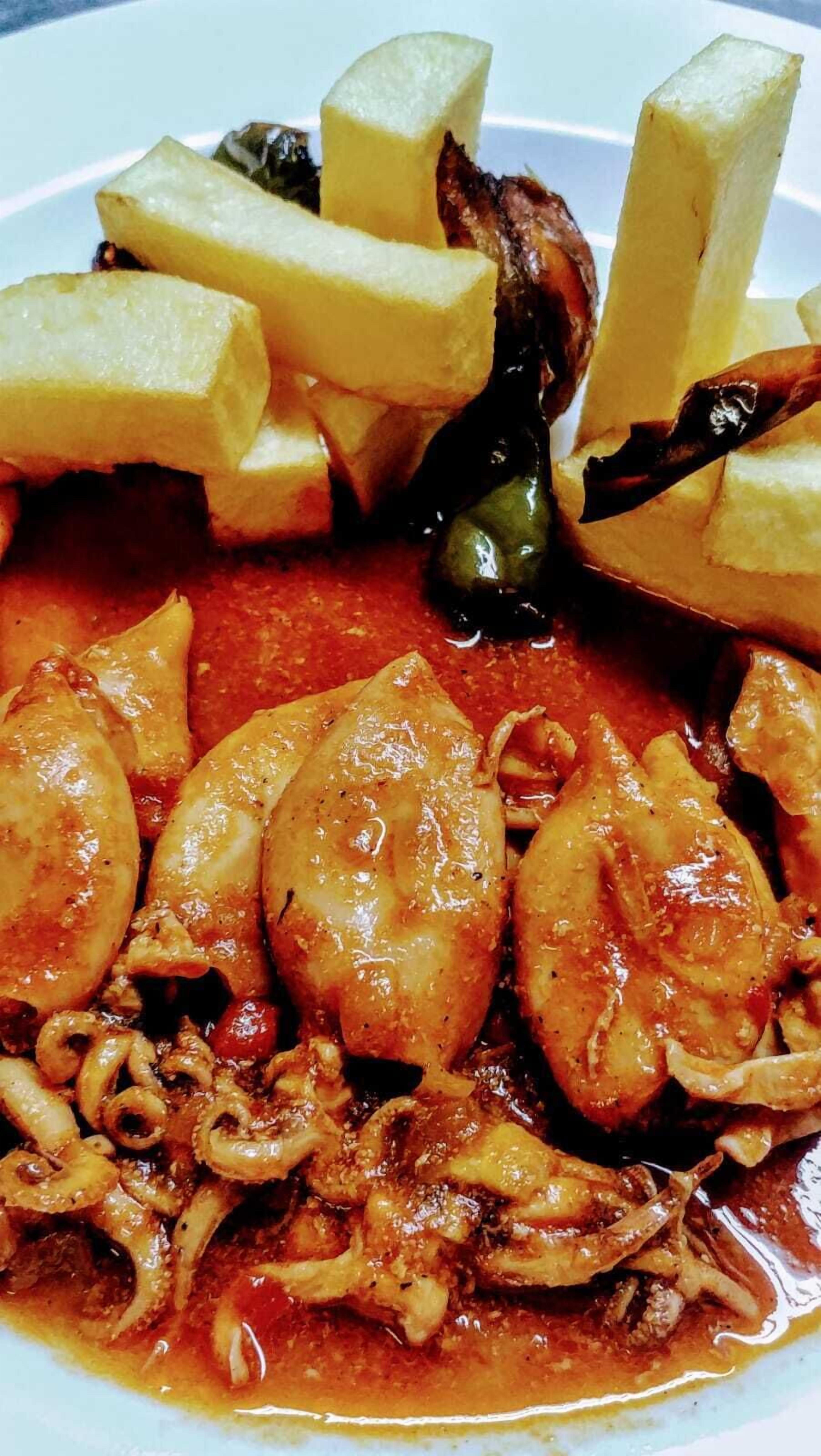 breakfast, lunch, dinner served; indonesian cuisine