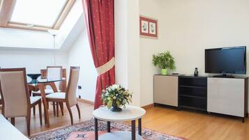 Skrivebord, lydisolert, wi-fi (inkludert) og sengetøy